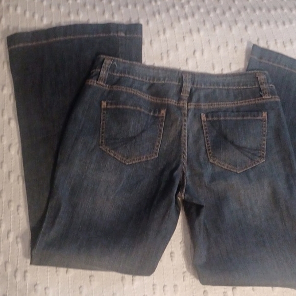 ELLE Monaco Flared Jeans - Picture 6 of 8